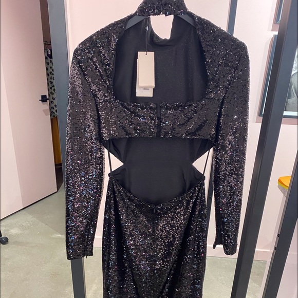 Dress - Picture 3 of 3